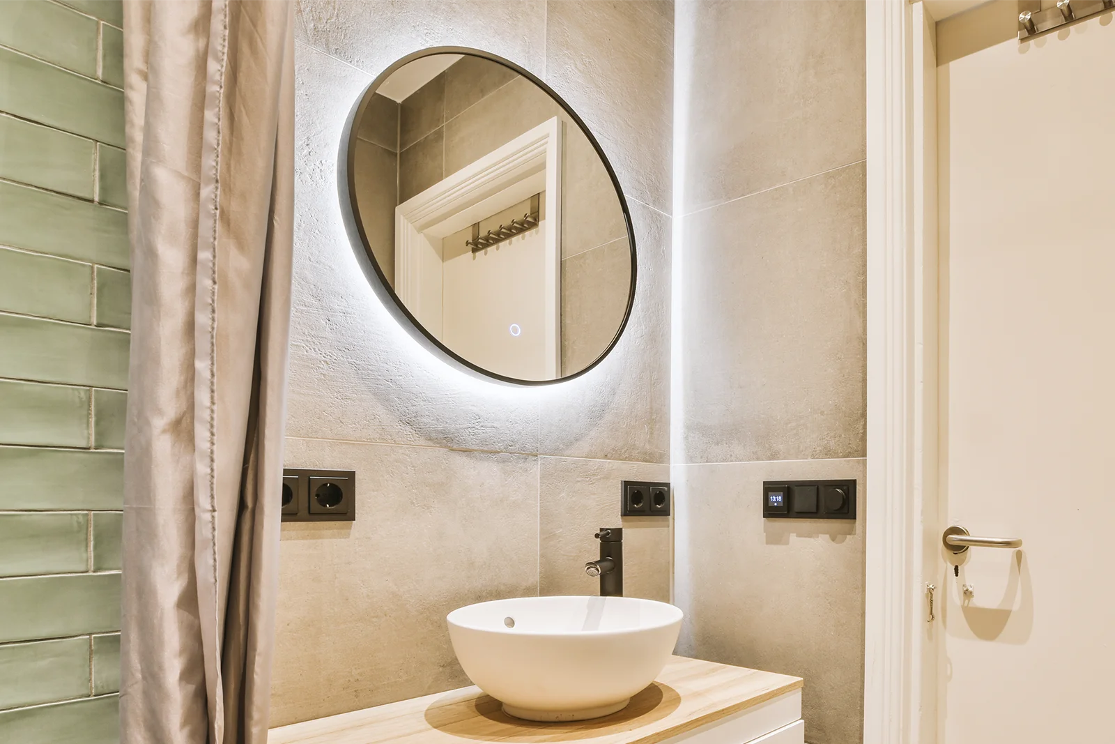 Lustro do małej łazienki