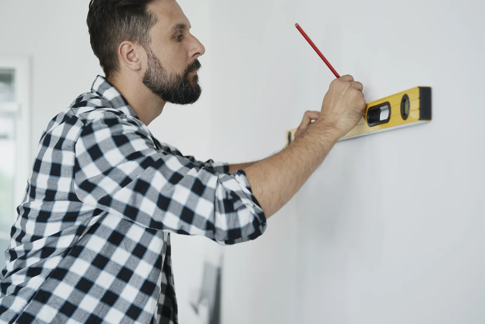 Najczęstsze błędy przy montażu luster w łazience